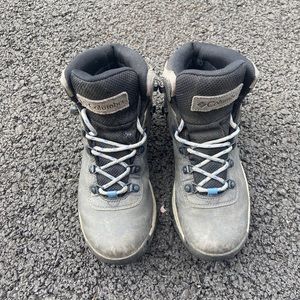 women’s columbia hiking boots